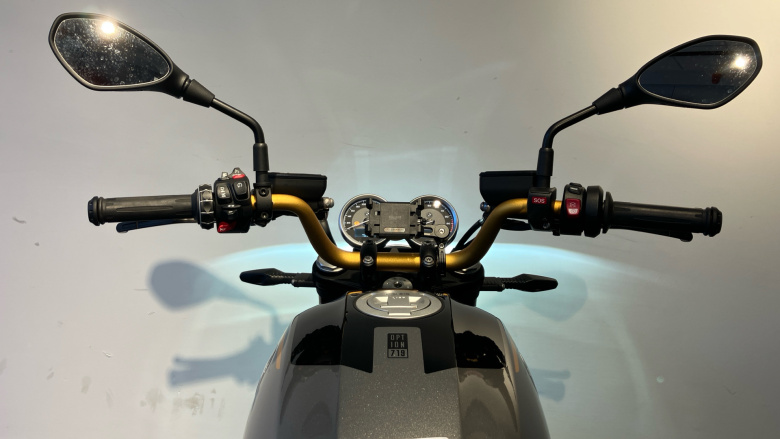 BMW R12 (24MY)